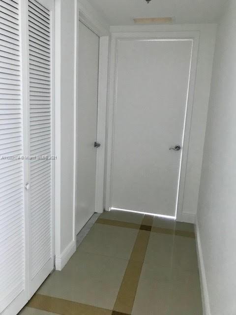 185 Southwest 7th Street, Unit 4201 Miami, FL 33130 - Photo 13 of 62