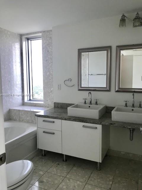 185 Southwest 7th Street, Unit 4201 Miami, FL 33130 - Photo 42 of 62