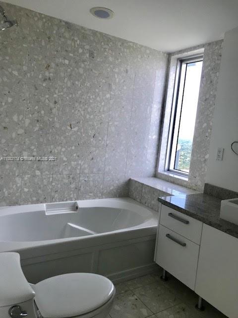 185 Southwest 7th Street, Unit 4201 Miami, FL 33130 - Photo 45 of 62