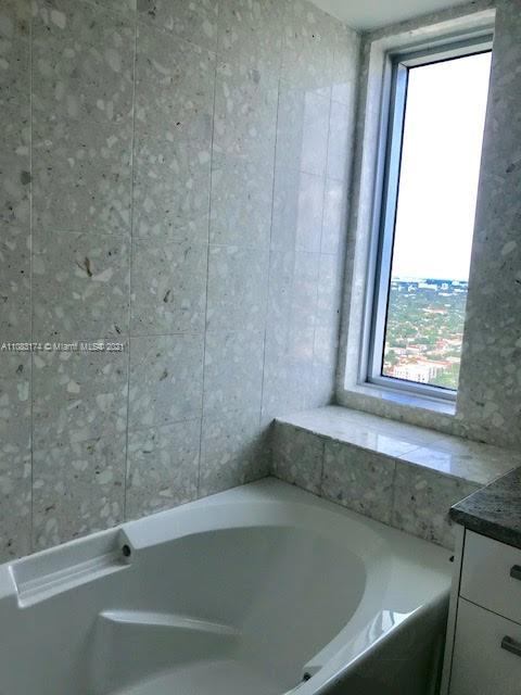 185 Southwest 7th Street, Unit 4201 Miami, FL 33130 - Photo 47 of 62
