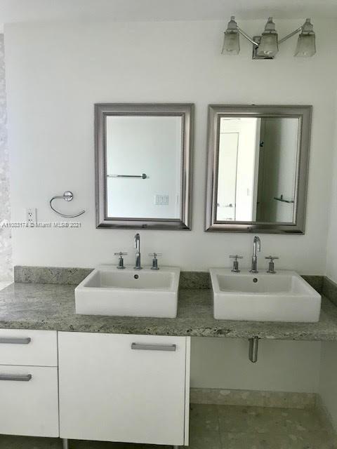 185 Southwest 7th Street, Unit 4201 Miami, FL 33130 - Photo 49 of 62