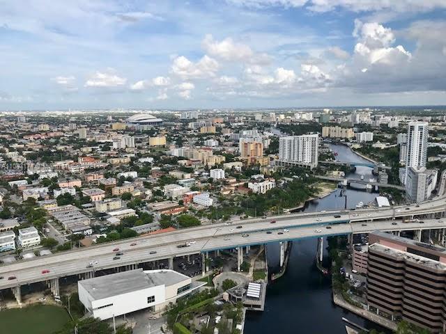 185 Southwest 7th Street, Unit 4201 Miami, FL 33130 - Photo 60 of 62