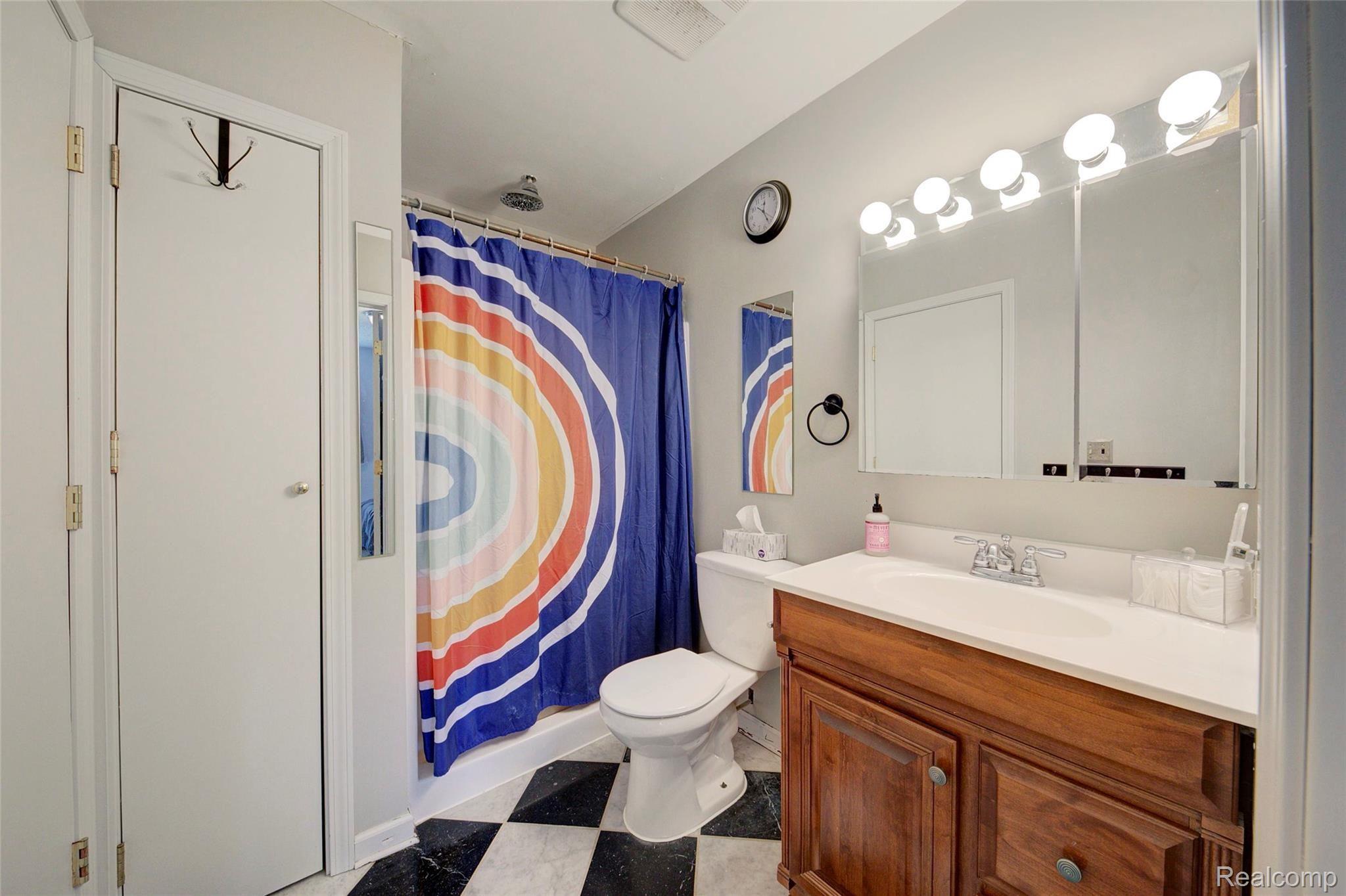 2190 Corlett Road Brighton, MI 48114 - Photo 23 of 44 Full Bath 1-2.jpg