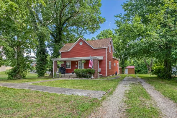 $150,000 | 335 East 9th Street, Baxter Springs, KS 66713