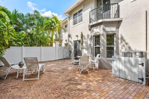 $699,000 | 1875 Highland Grove Drive, Delray Beach, FL 33445