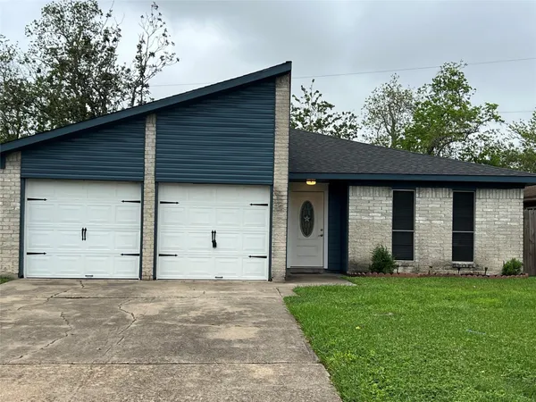 $2,150 | 1822 Eagle Drive, League City, TX 77573
