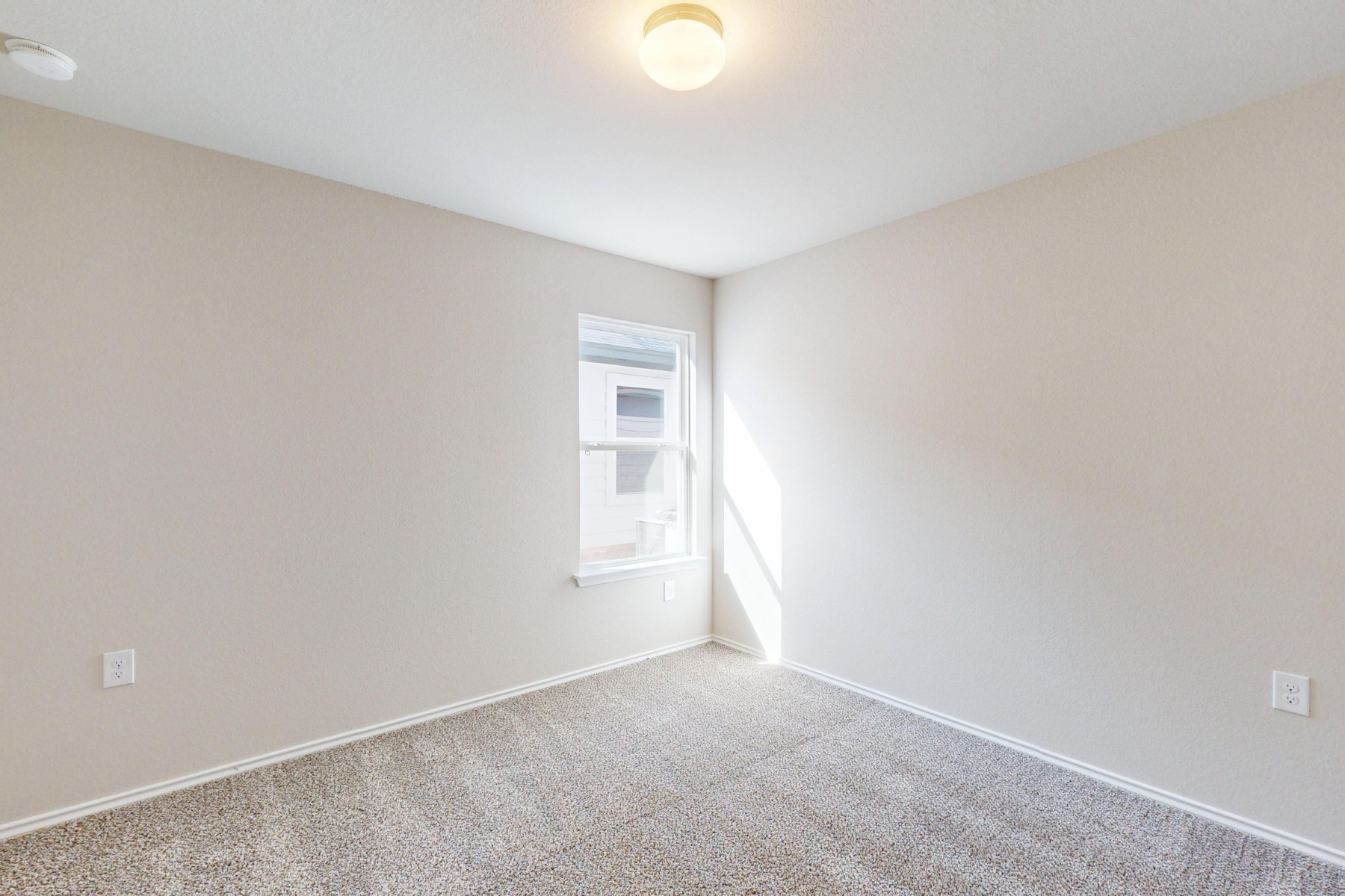 9200 Corvallis Drive Austin, TX 78747 - Photo 30 of 33 an empty room with windows
