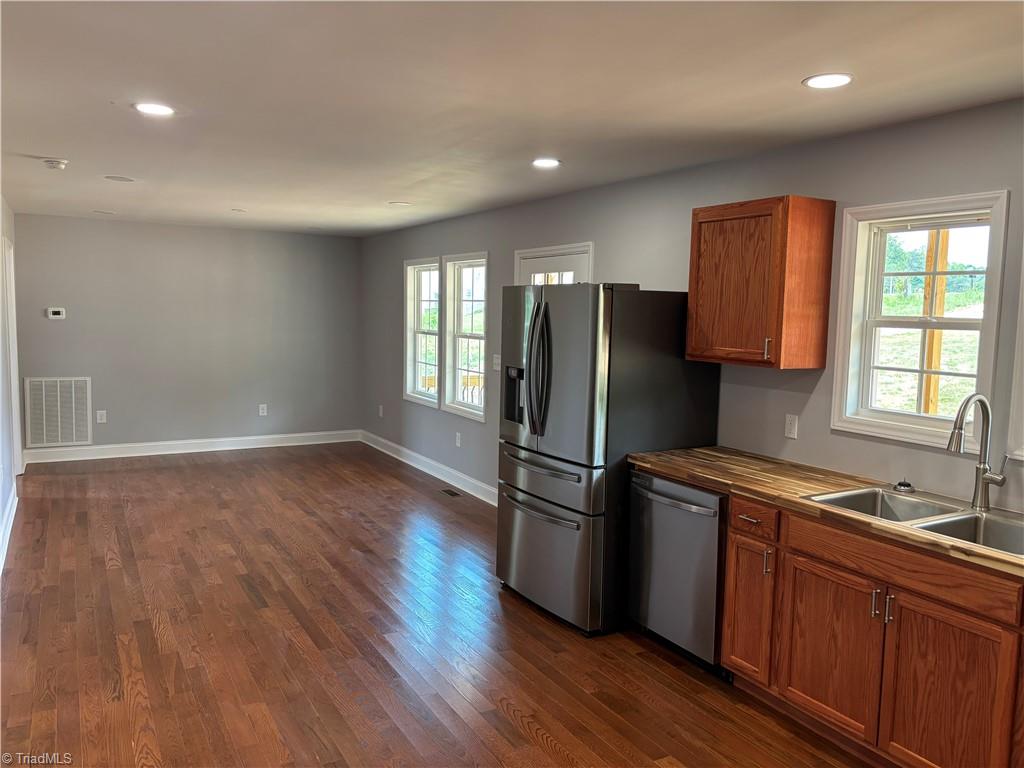 2101 Cook School Road Pilot Mountain, NC 27041 - Photo 4 of 10
