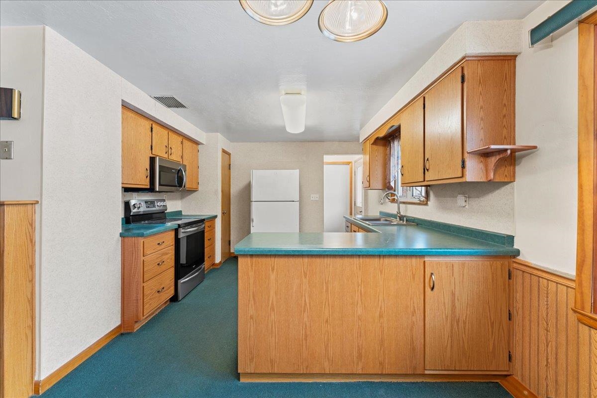 705 2nd Street Kewaunee, WI 54216 - Photo 18 of 38