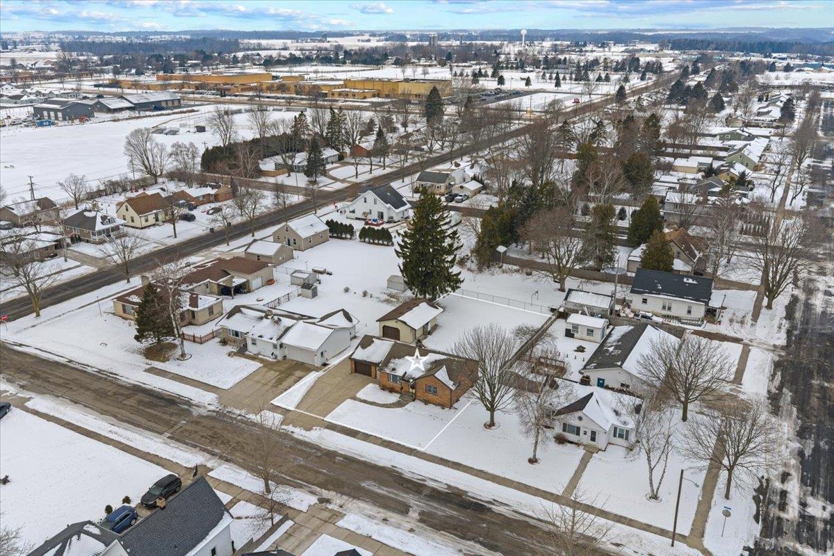 705 2nd Street Kewaunee, WI 54216 - Photo 2 of 38