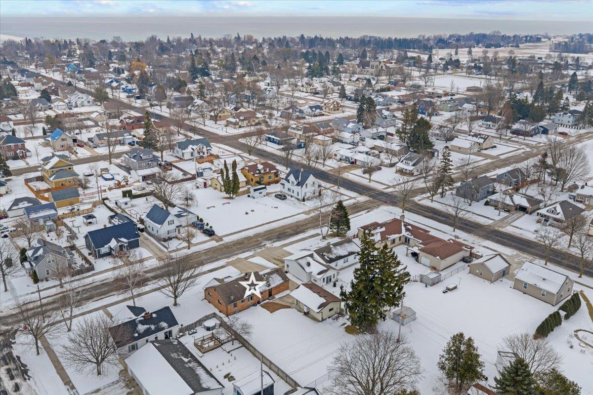 705 2nd Street Kewaunee, WI 54216 - Photo 3 of 38