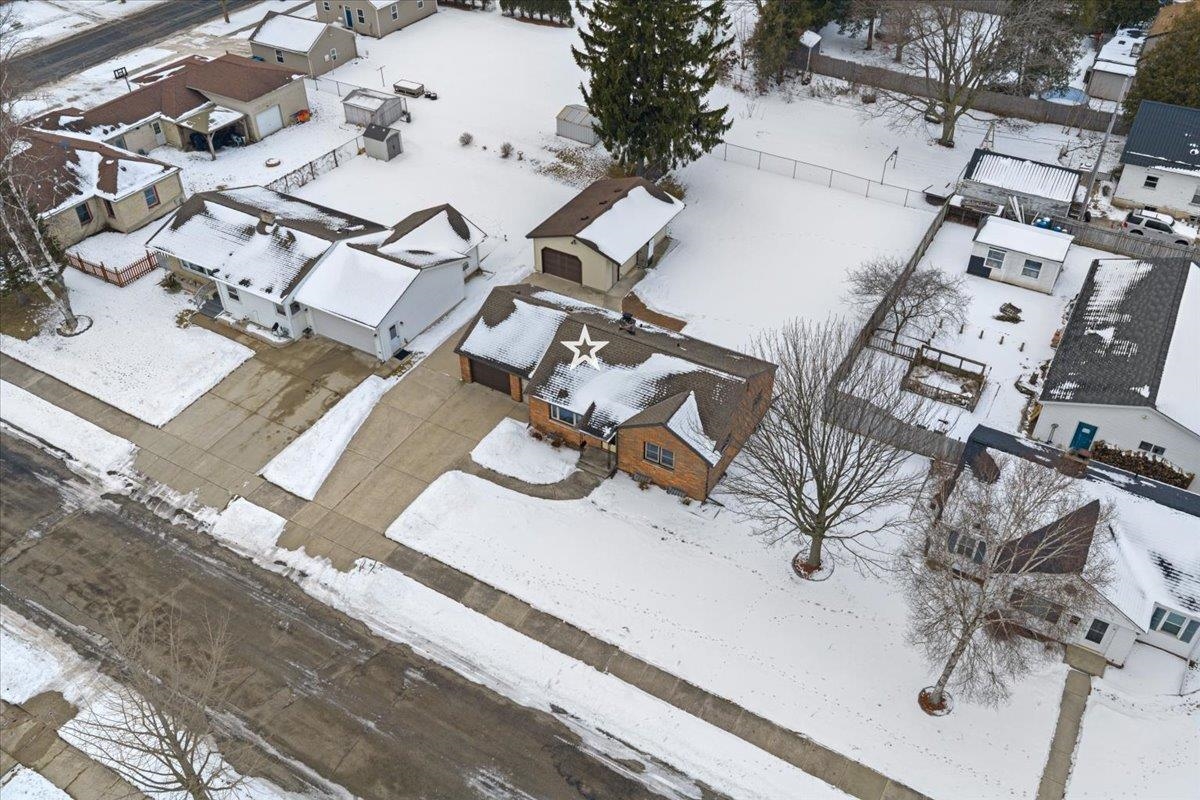 705 2nd Street Kewaunee, WI 54216 - Photo 7 of 38