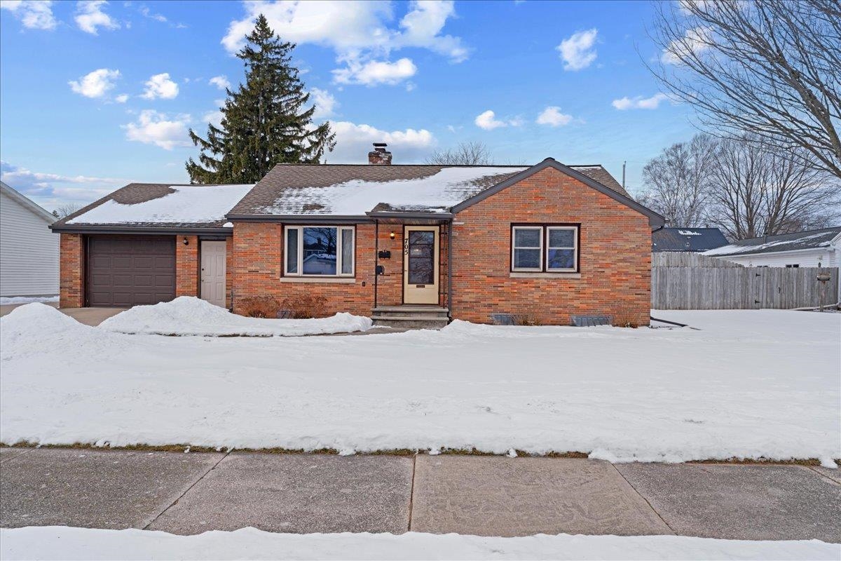 705 2nd Street Kewaunee, WI 54216 - Photo 9 of 38