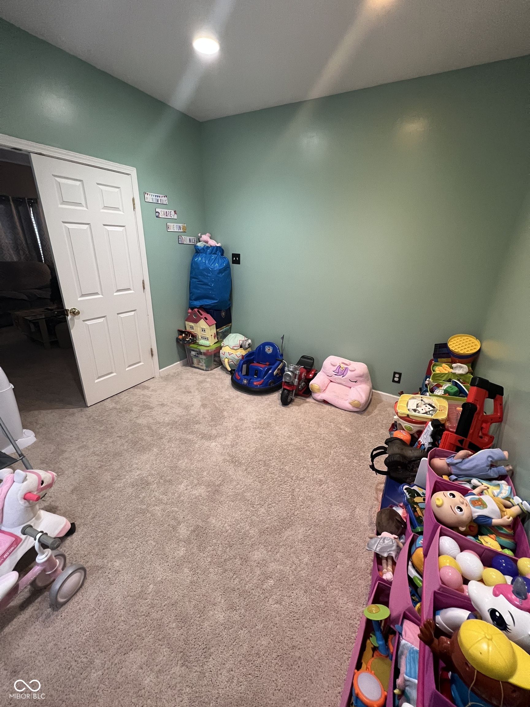9817 Rhodes Lane Avon, IN 46123 - Photo 6 of 16