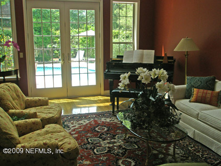 4650 River Point Road Jacksonville, FL 32207 - Photo 5 of 19 Living room