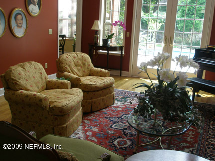 4650 River Point Road Jacksonville, FL 32207 - Photo 6 of 19 Living room