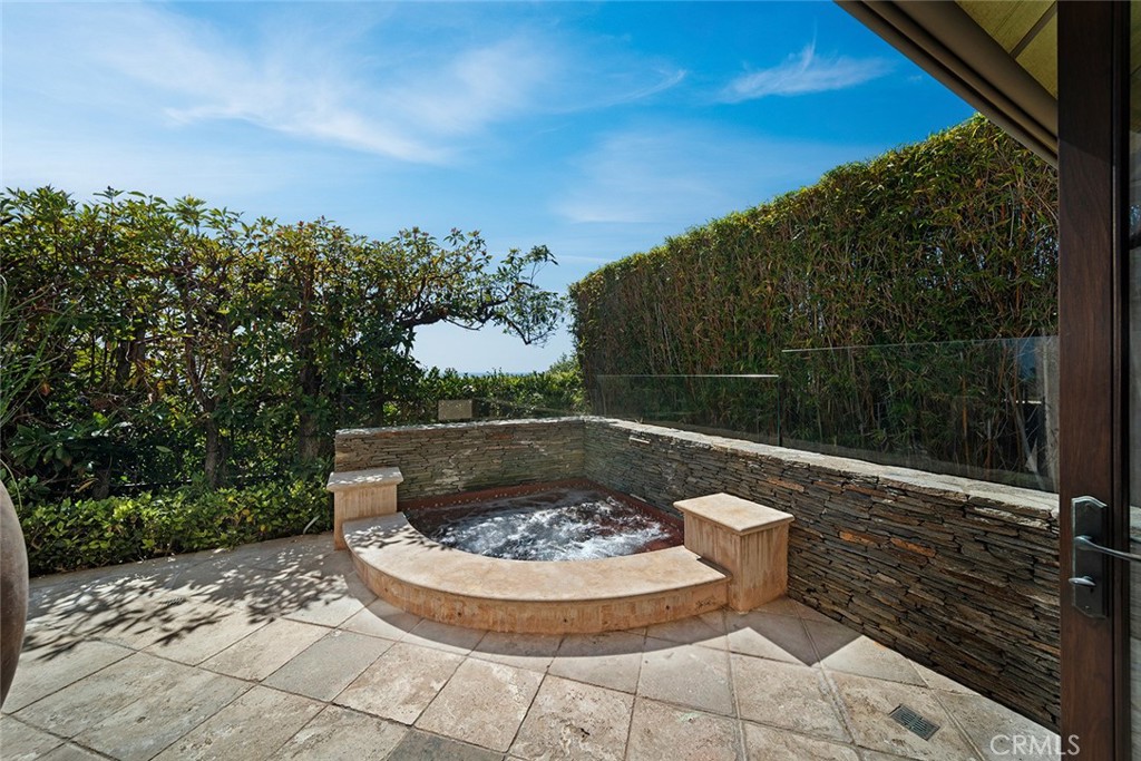 523 Emerald Bay Laguna Beach, CA 92651 - Photo 24 of 59