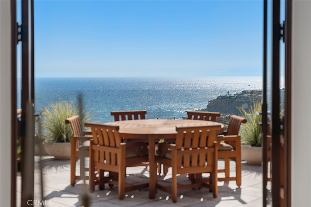 523 Emerald Bay Laguna Beach, CA 92651 - Photo 6 of 59