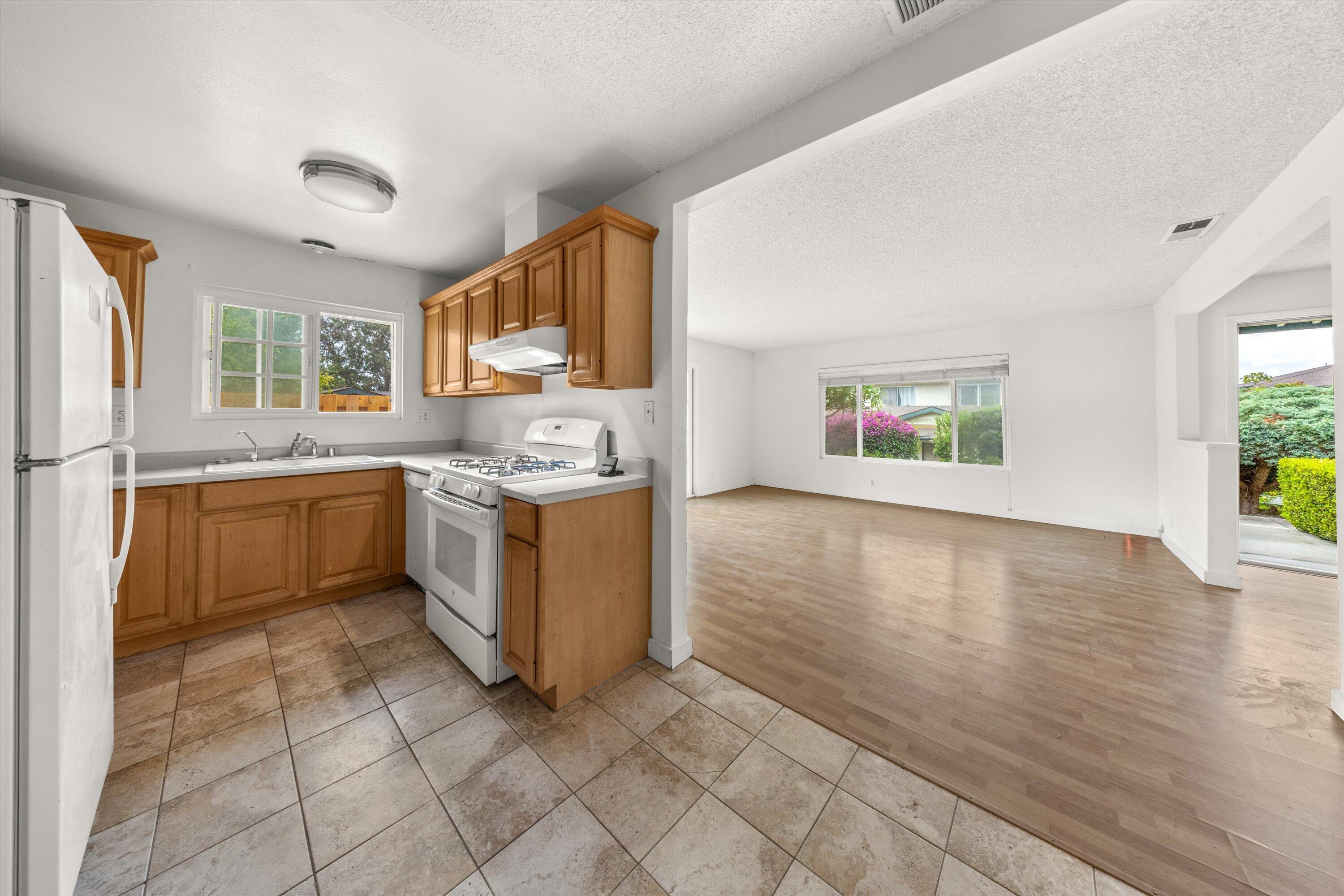 409 Northgate Drive, Unit A Goleta, CA 93117 - Photo 15 of 32 15-7L5A8383