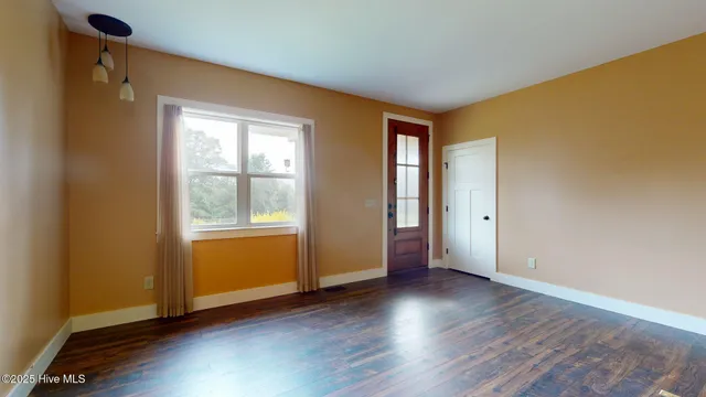 $475,000 | 185 Highway 73, West End, NC 27376