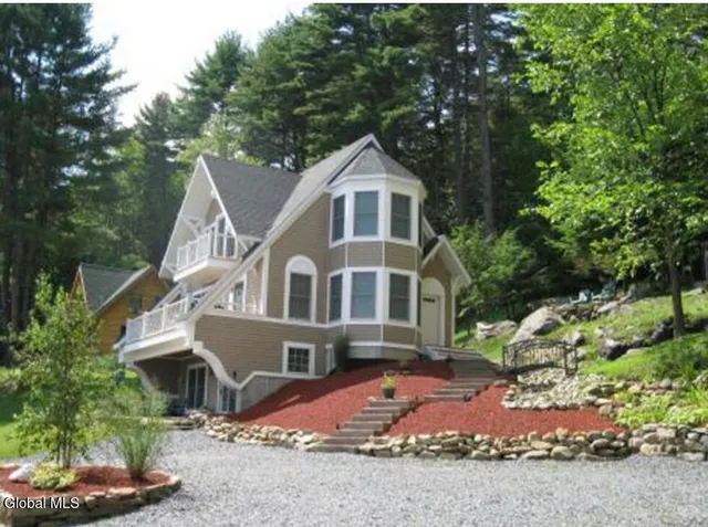 $988,000 | 50 Lincoln Mountain Road, Corinth, NY 12822