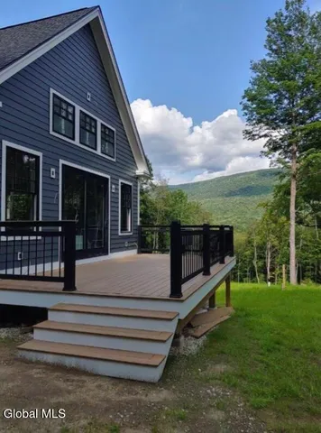 $988,000 | 50 Lincoln Mountain Road, Corinth, NY 12822