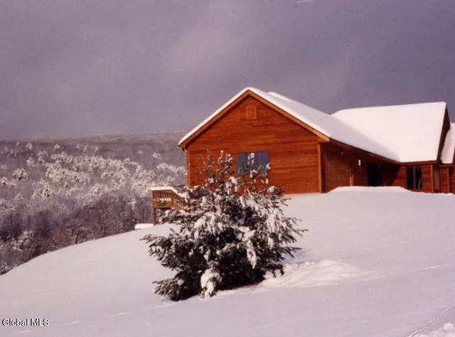 $988,000 | 50 Lincoln Mountain Road, Corinth, NY 12822