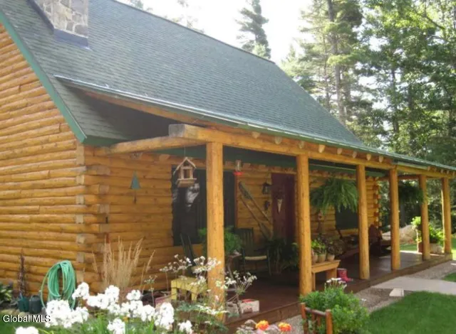 $988,000 | 50 Lincoln Mountain Road, Corinth, NY 12822