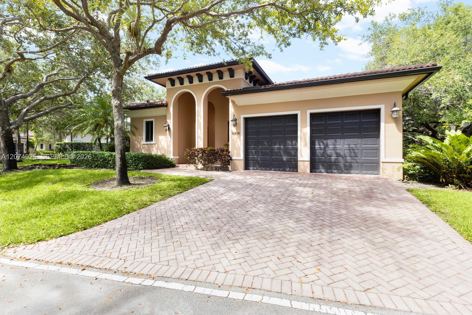 11404 Four Fillies Road Pinecrest, FL 33156 - Photo 3 of 42 Gallery Image 3