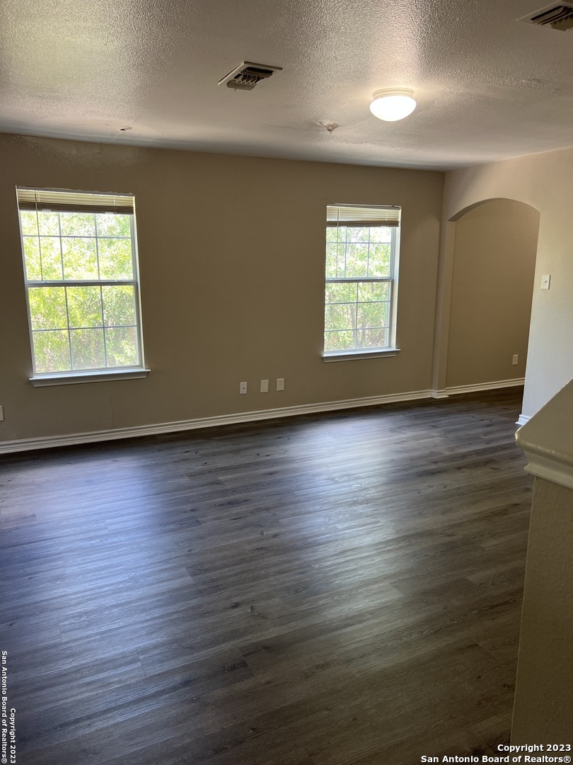 10027 Vasso View Converse, TX 78109 - Photo 12 of 32