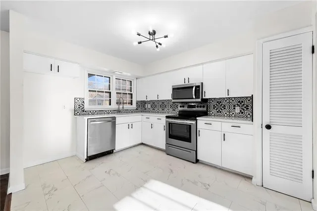 $310,000 | 3528 Northeast 47th Street, Kansas City, MO 64117