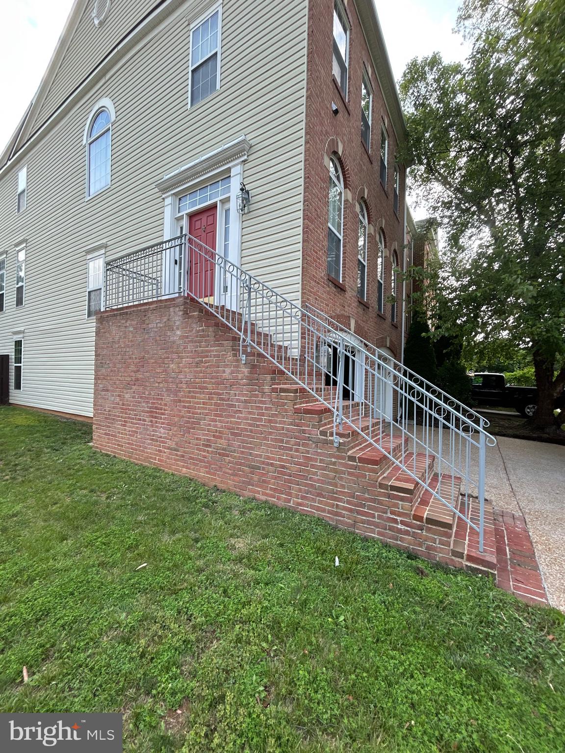 13616 Big Boulder Road Herndon, VA 20171 - Photo 3 of 5