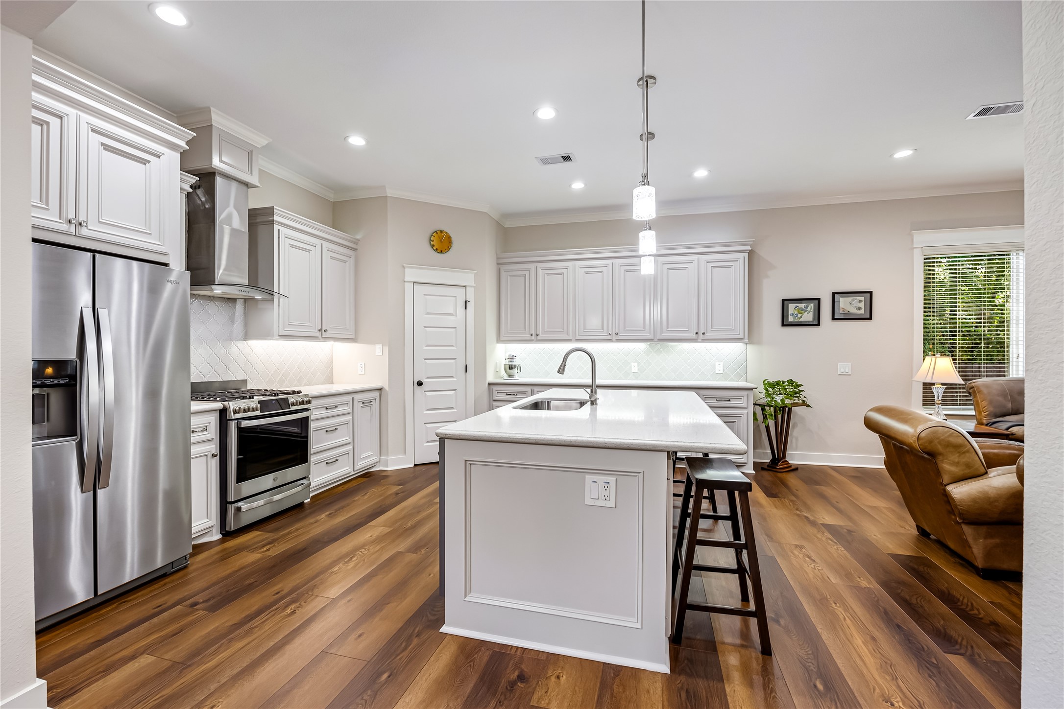 12613 Walden Road Montgomery, TX 77356 - Photo 9 of 29 Gallery Image 9