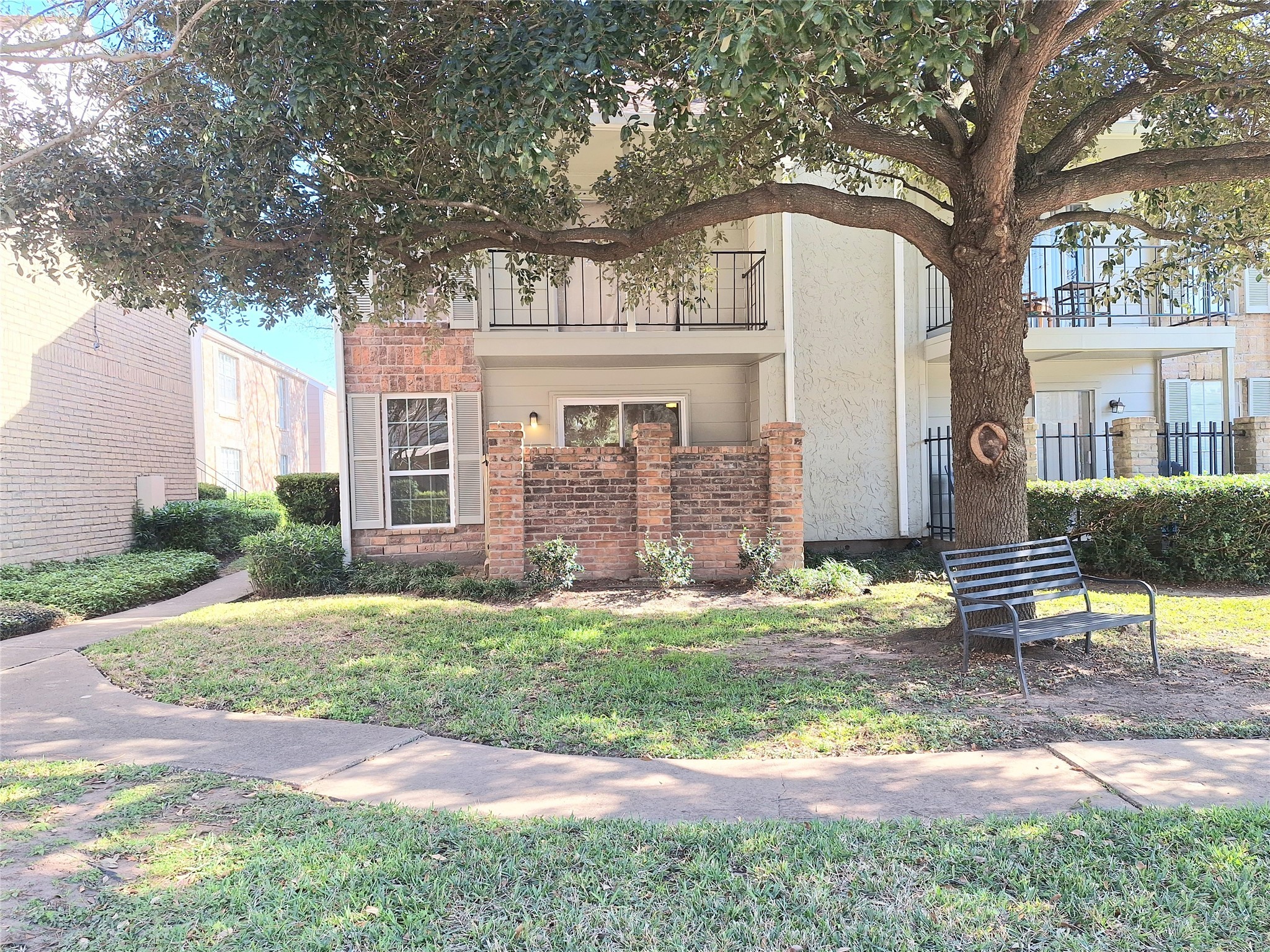 2800 Jeanetta Street, Unit 801 Houston, TX 77063 - Photo 13 of 18 a view of a house with a yard front of house