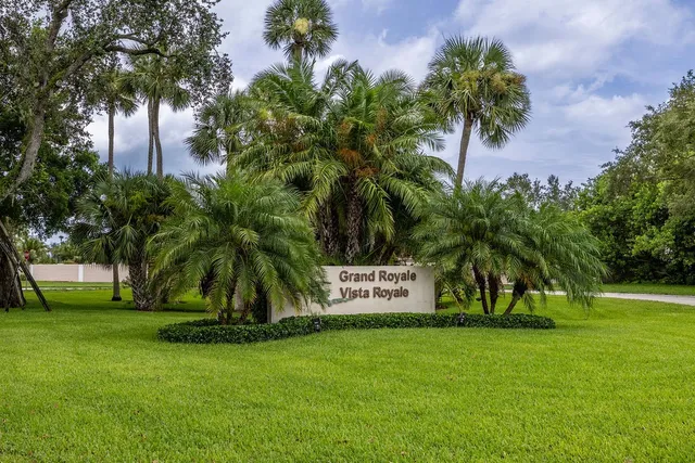 $1,500 | 44 Woodland Drive, Unit 204, Vero Beach, FL 32962