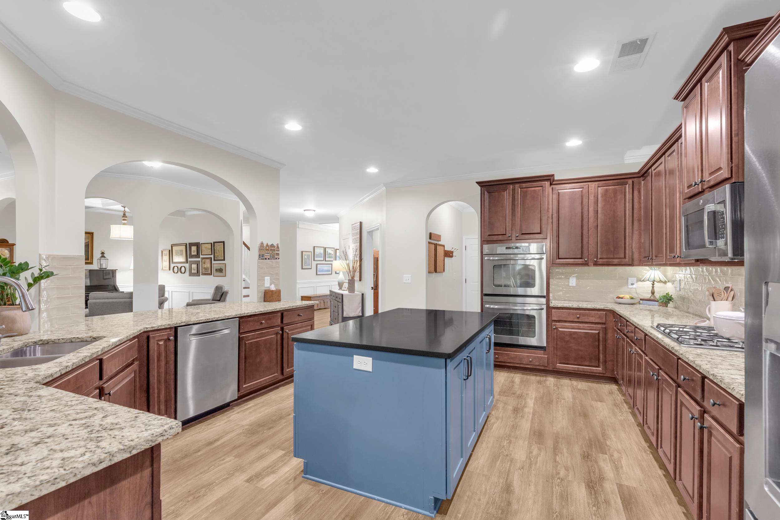 529 Horton Grove Road Greer, SC 29651 - Photo 3 of 45