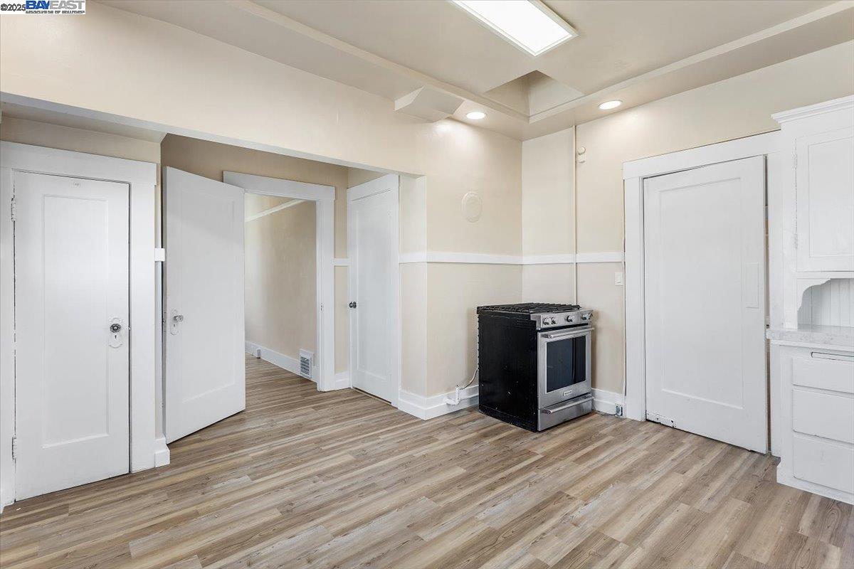 629 Santa Clara Avenue Alameda, CA 94501 - Photo 17 of 47 a view of a livingroom with wooden floor