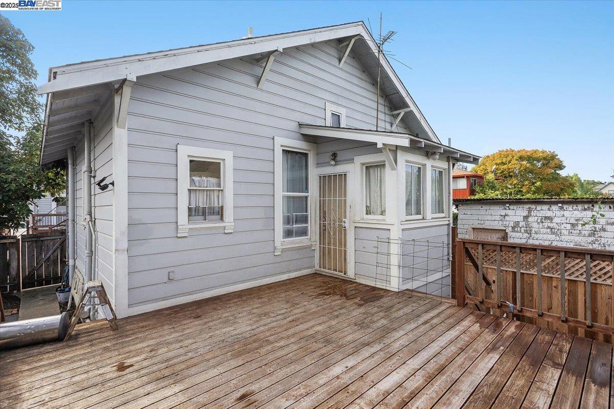 629 Santa Clara Avenue Alameda, CA 94501 - Photo 37 of 47 a view of a house with a wooden deck