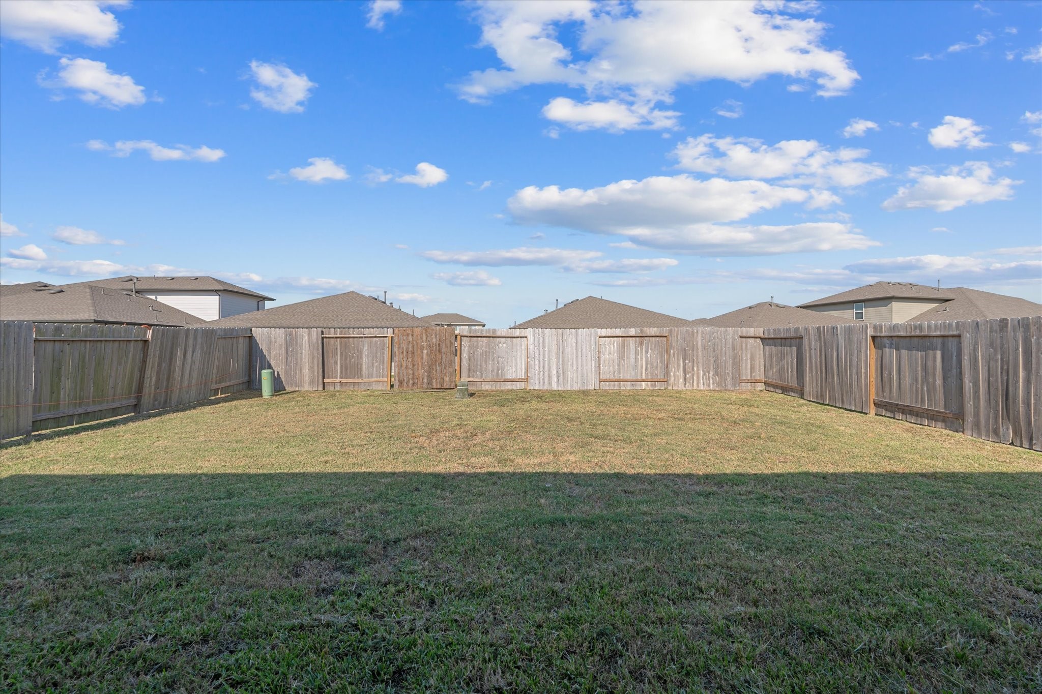 8102 Buck Lane Rosharon, TX 77583 - Photo 24 of 26 Great size backyard
