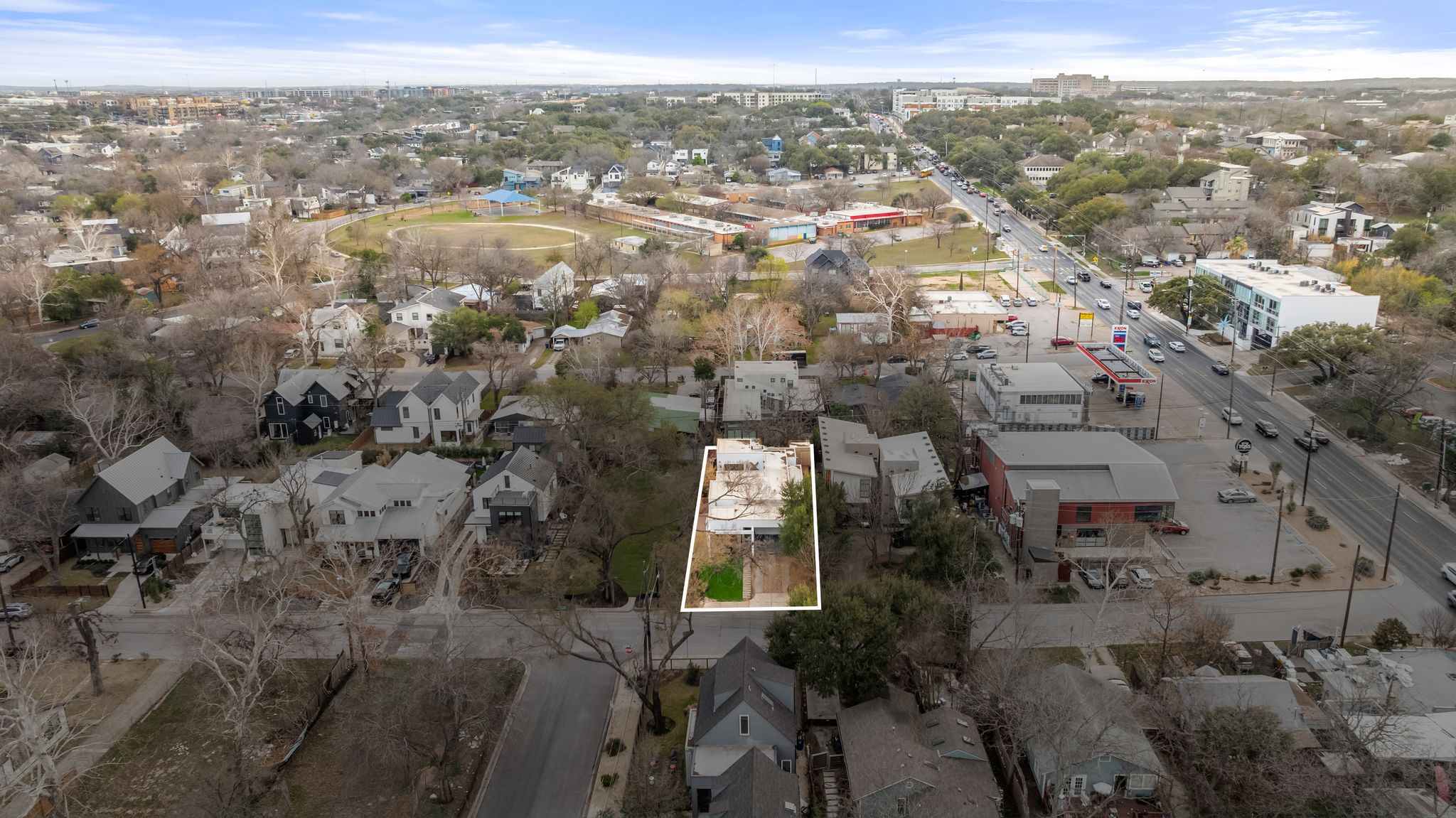 513 El Paso Street Austin, TX 78704 - Photo 30 of 34 an aerial view of residential building with parking space