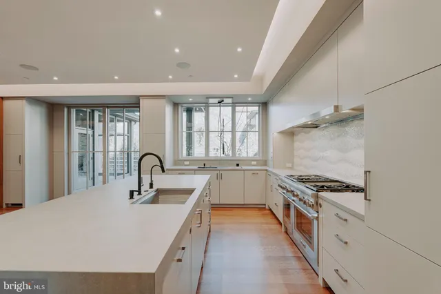 $5,995,000 | 7029 Longwood Drive, Bethesda, MD 20817