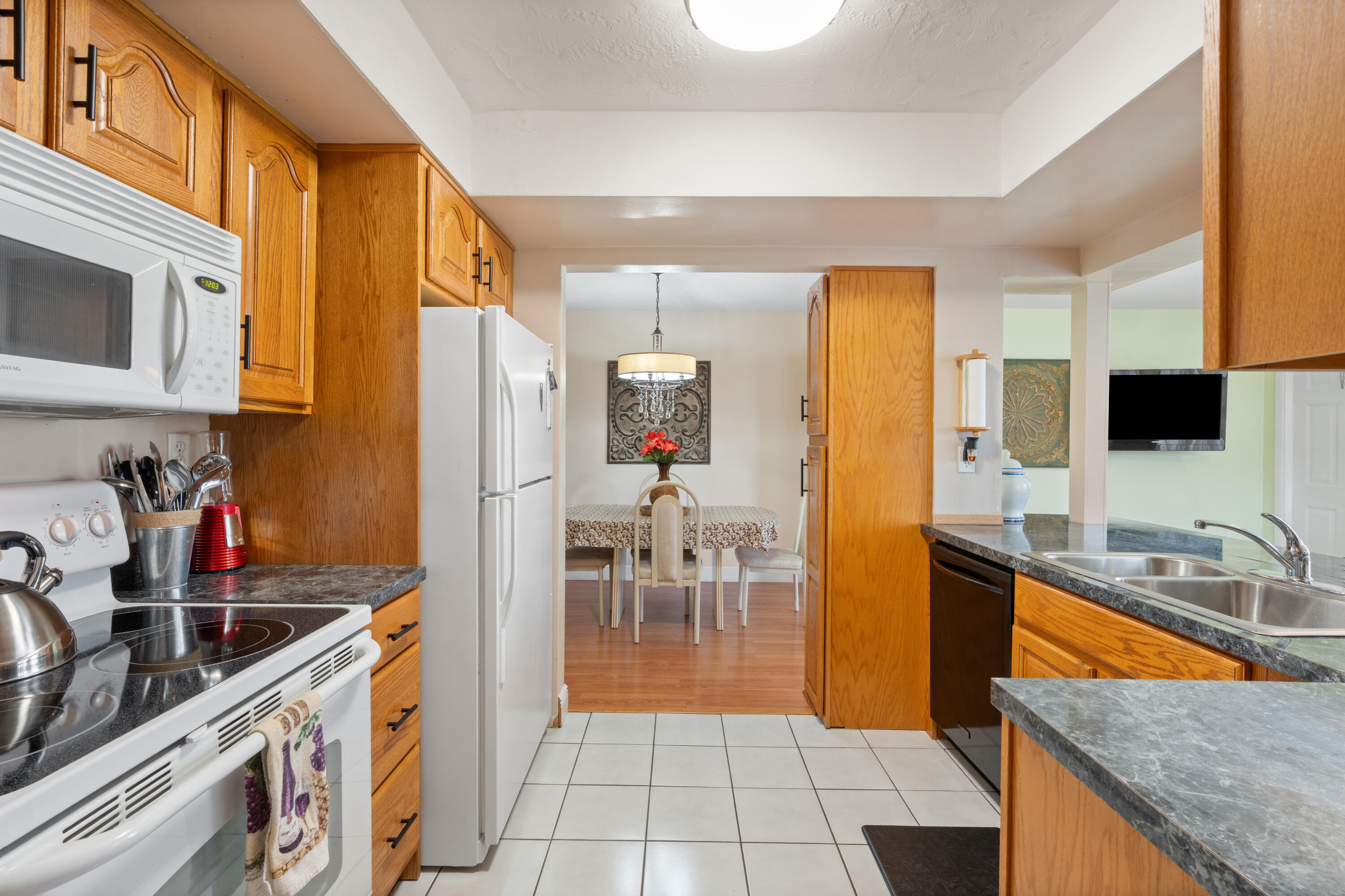 5017 Northwest 49th Road Tamarac, FL 33319 - Photo 11 of 32 13-print-5017 NW 49th Rd, Tamarac, FL-84