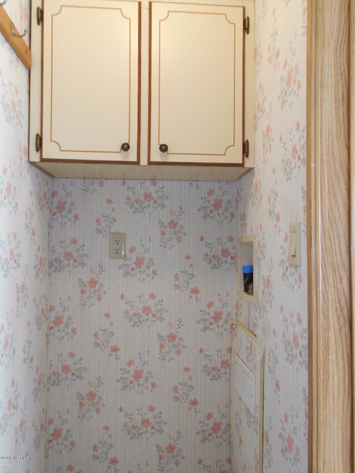 75179 Randy Road Yulee, FL 32097 - Photo 25 of 56 a bathroom with a window