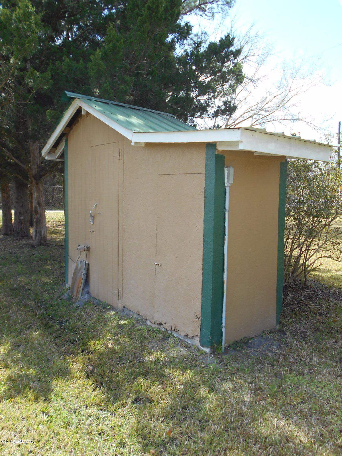 75179 Randy Road Yulee, FL 32097 - Photo 4 of 56 a backyard of a house