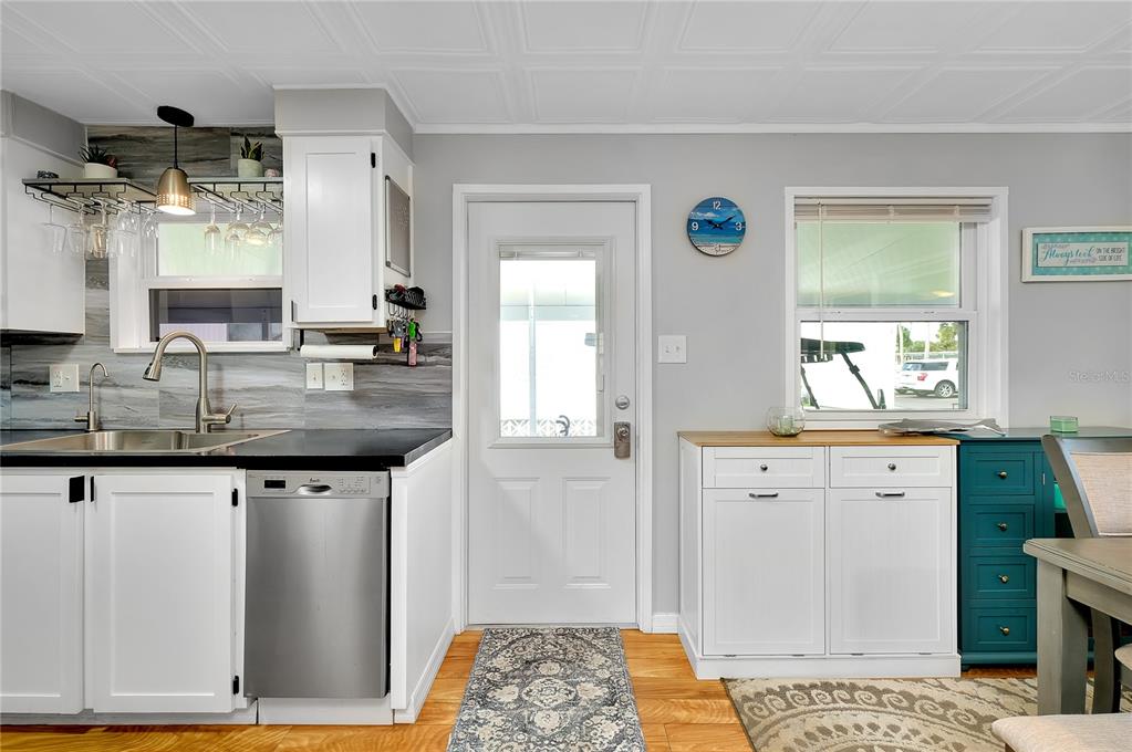 214 Roma Road Venice, FL 34285 - Photo 3 of 49