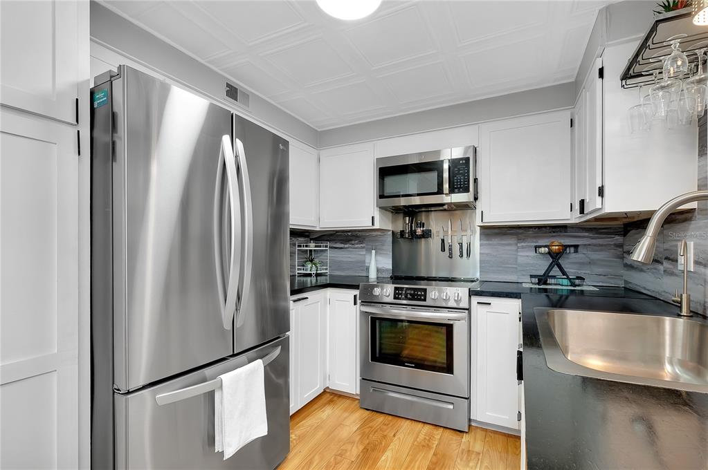 214 Roma Road Venice, FL 34285 - Photo 5 of 49