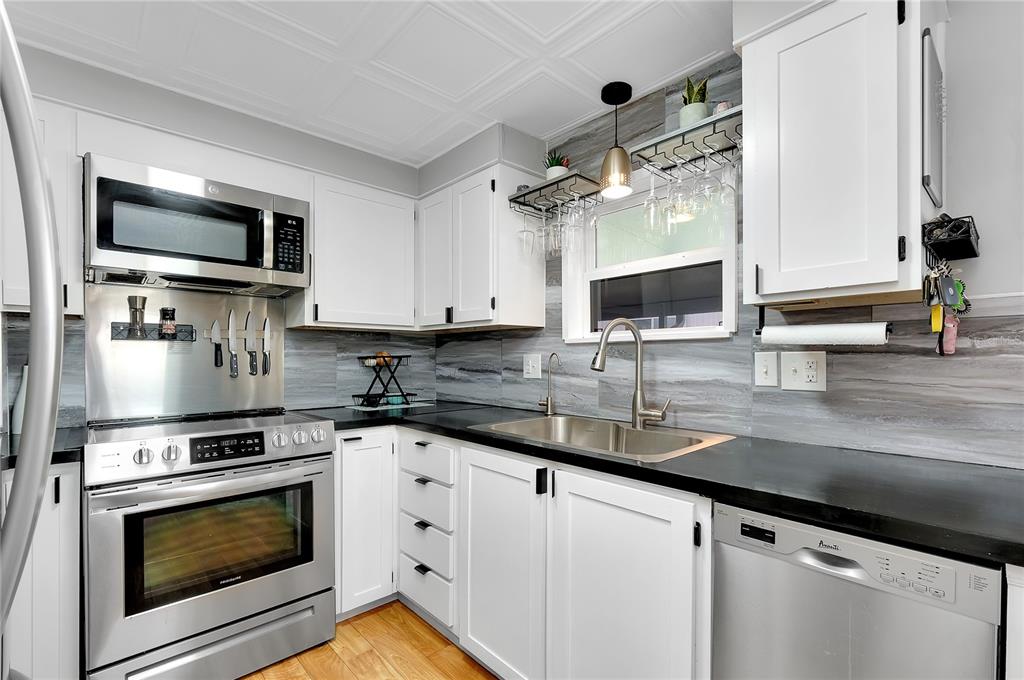 214 Roma Road Venice, FL 34285 - Photo 9 of 49