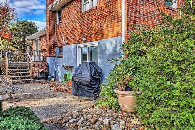 $285,000 | 216 Roxbury Drive, Greensburg, PA 15601