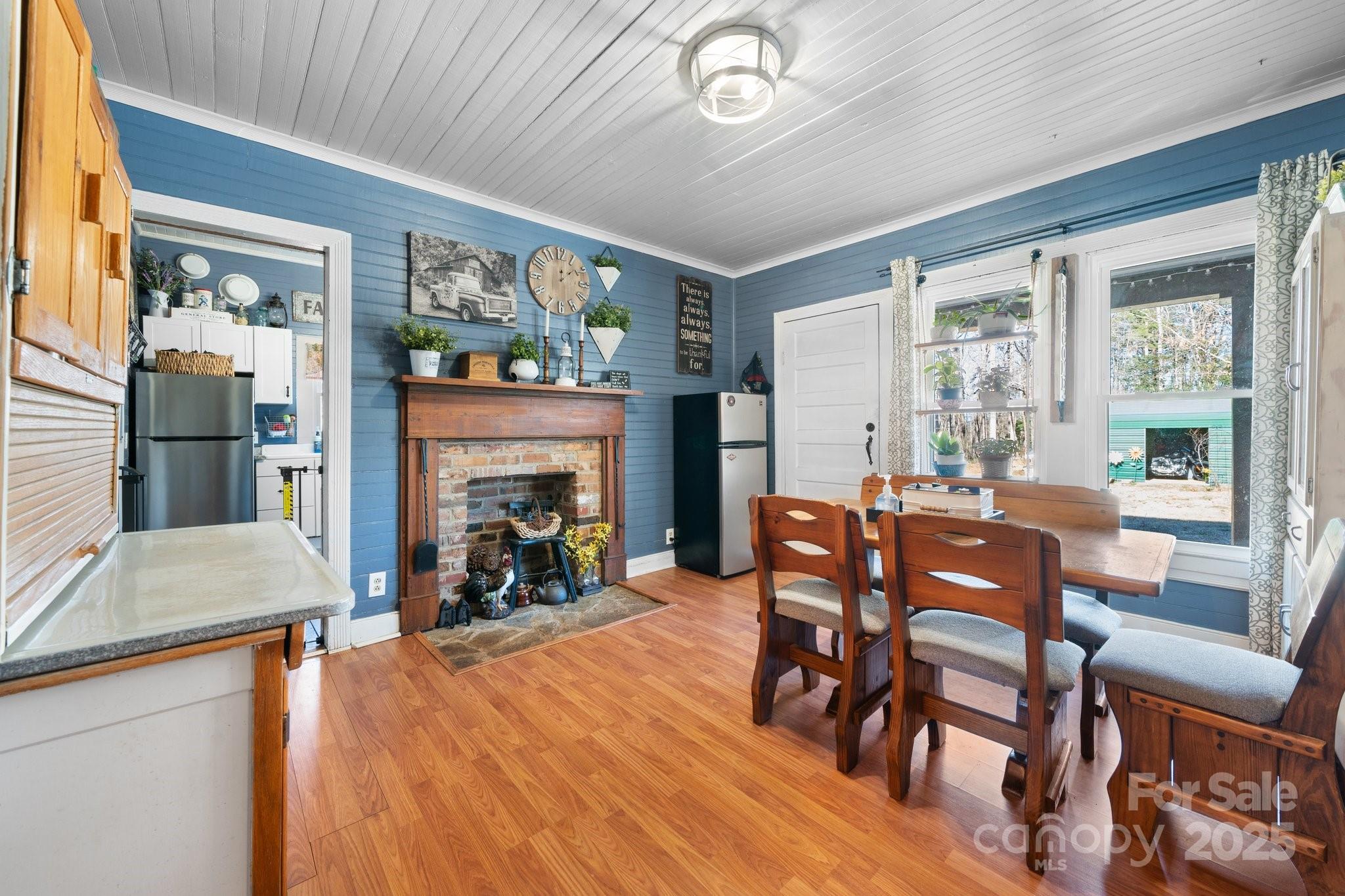 673 Cape Hickory Road Hickory, NC 28601 - Photo 11 of 32 Gallery Image 11