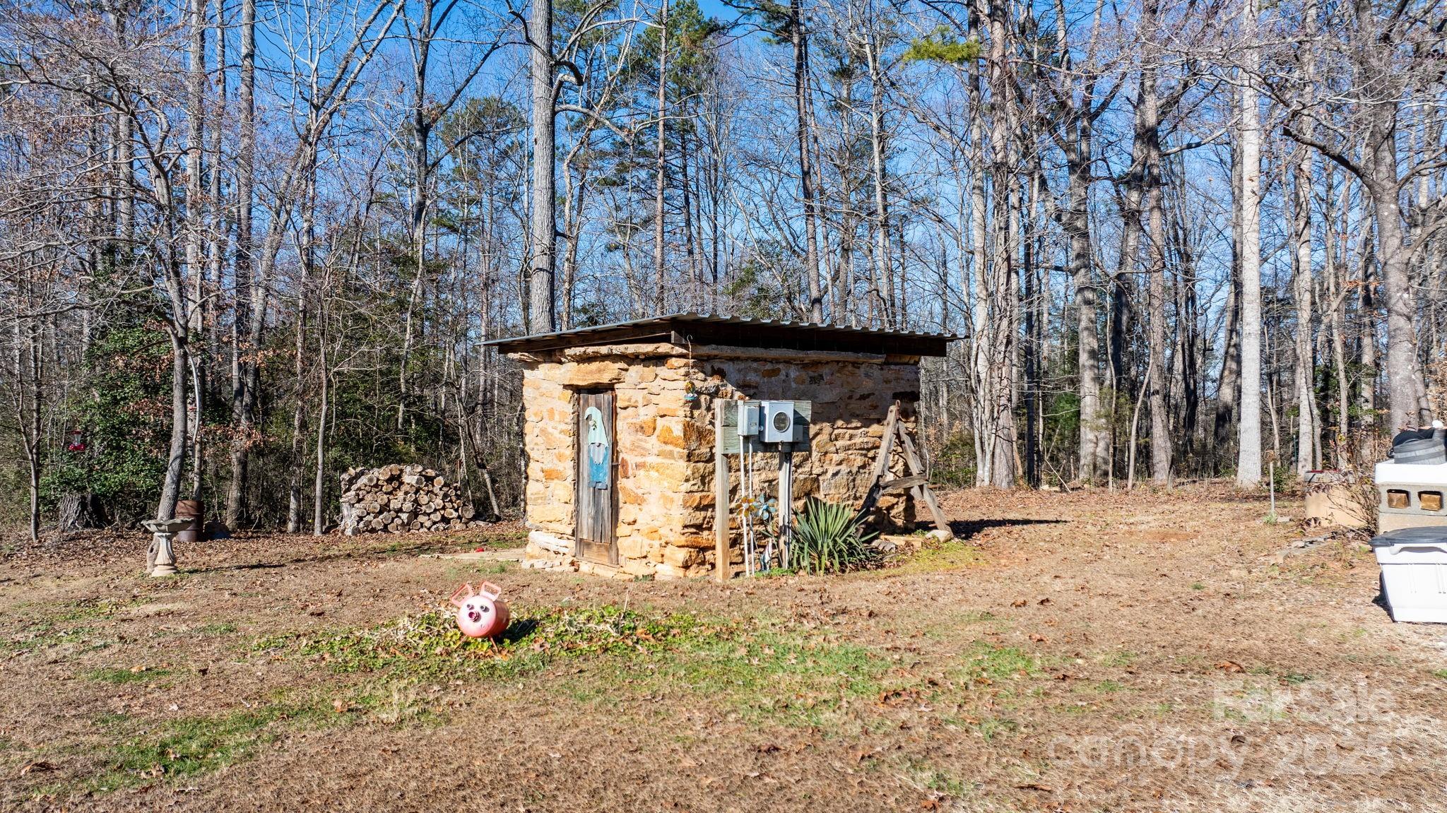 673 Cape Hickory Road Hickory, NC 28601 - Photo 30 of 32 Gallery Image 30